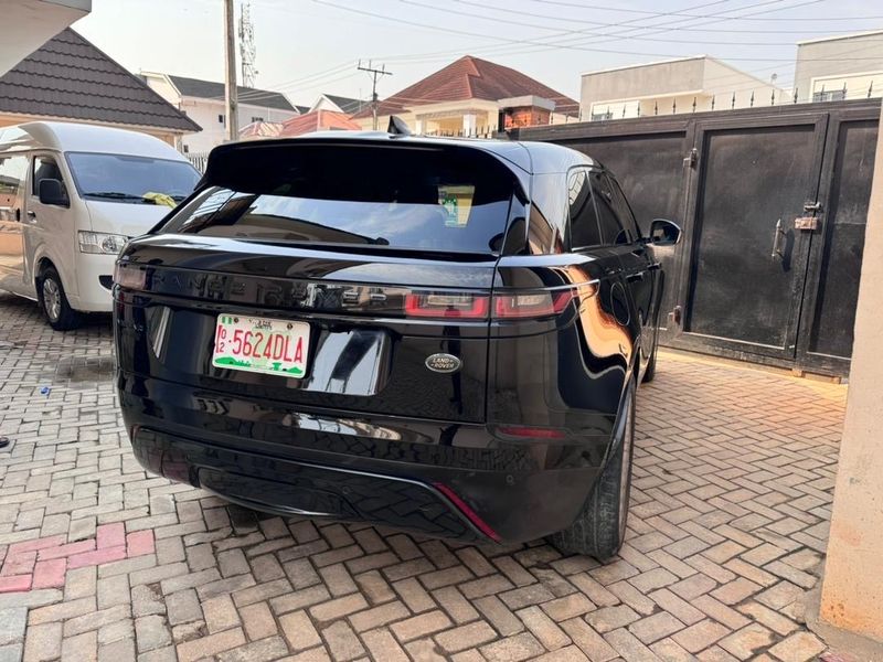 Thumbnail 17 of 2018 Land Rover Velar Range Rover Velar